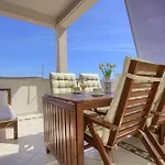 Sea & Olive - Modern Near アパート カリ