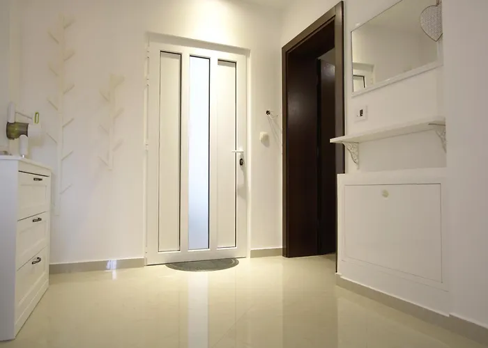 Sea & Olive - Modern Near Апартаменты *
