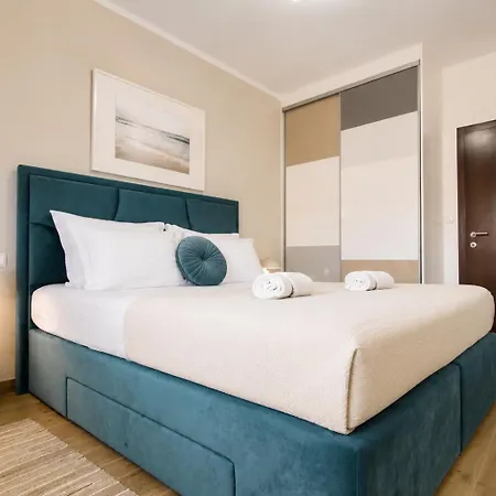 Sea & Olive - Modern Near