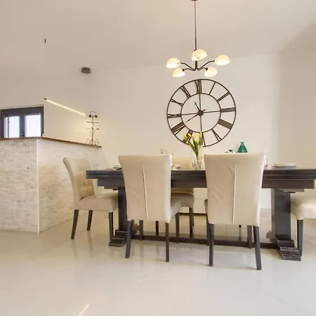 Sea & Olive - Modern Near كالي