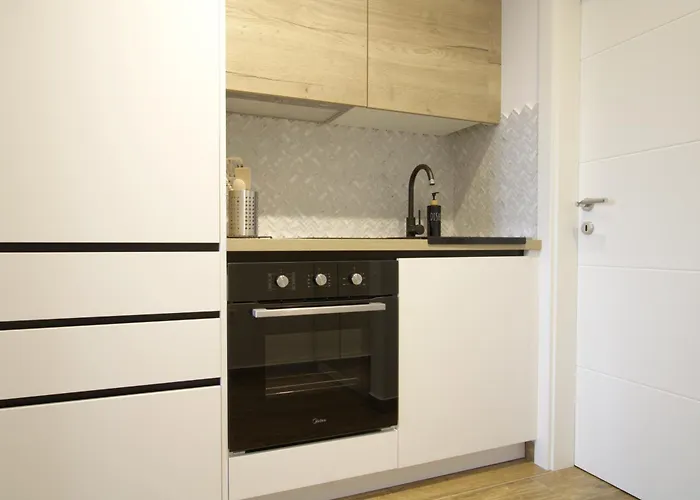 Sea & Olive - Modern Near * كالي