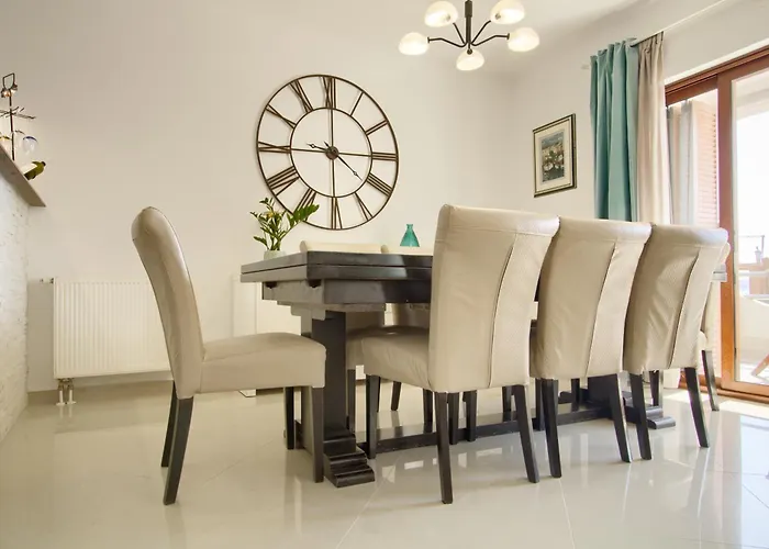 Sea & Olive - Modern Near