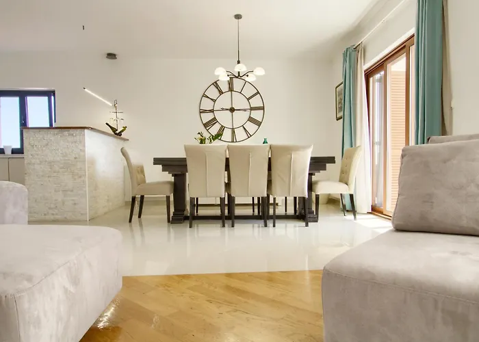 Sea & Olive - Modern Near * كالي