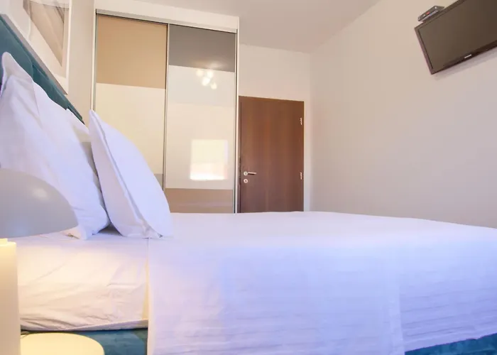 Sea & Olive - Modern Near