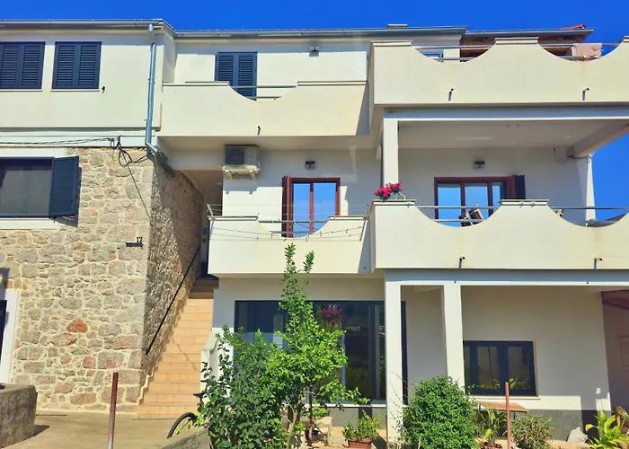 Sea & Olive - Modern Near *